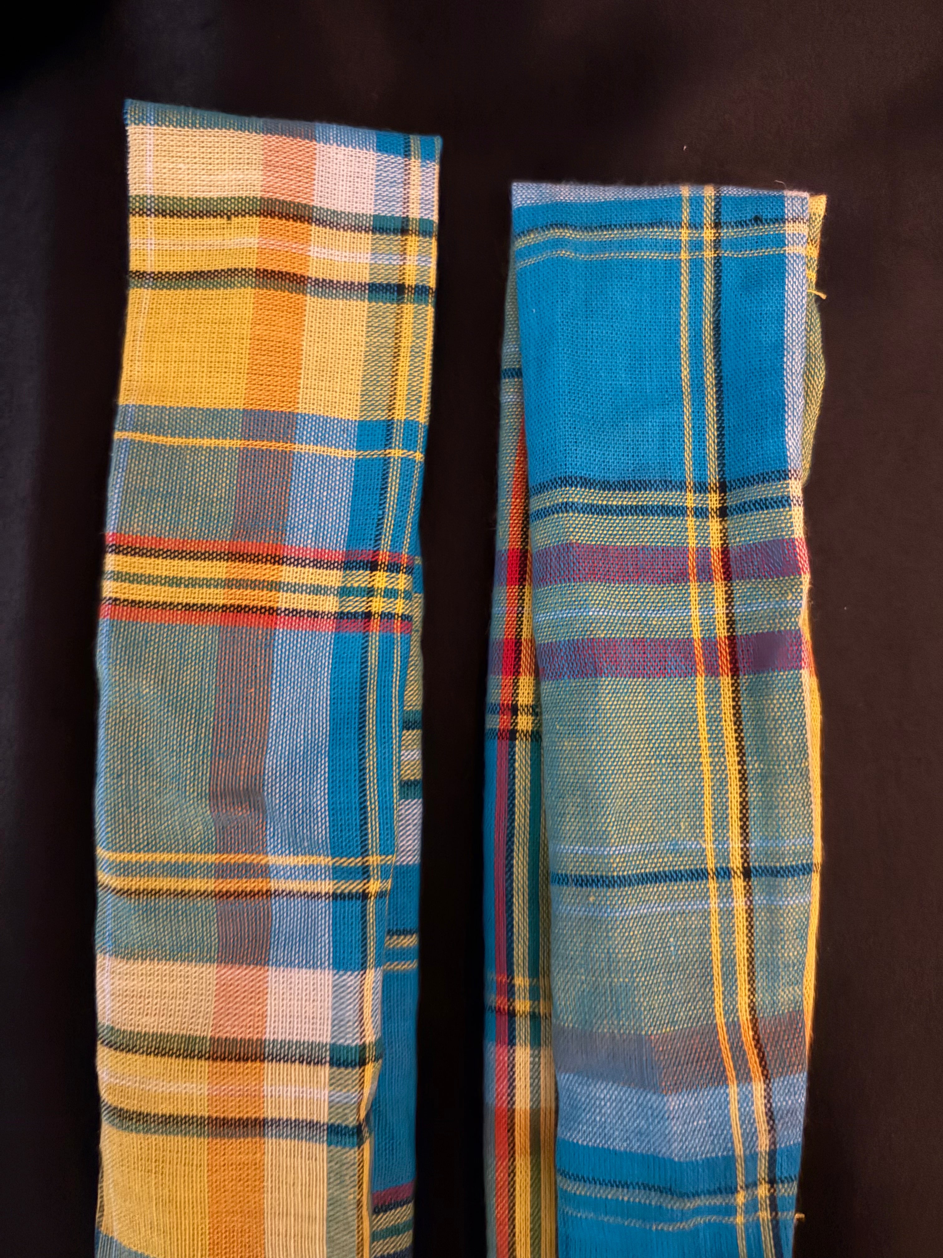 Bandes madras bleues. ( la paire)